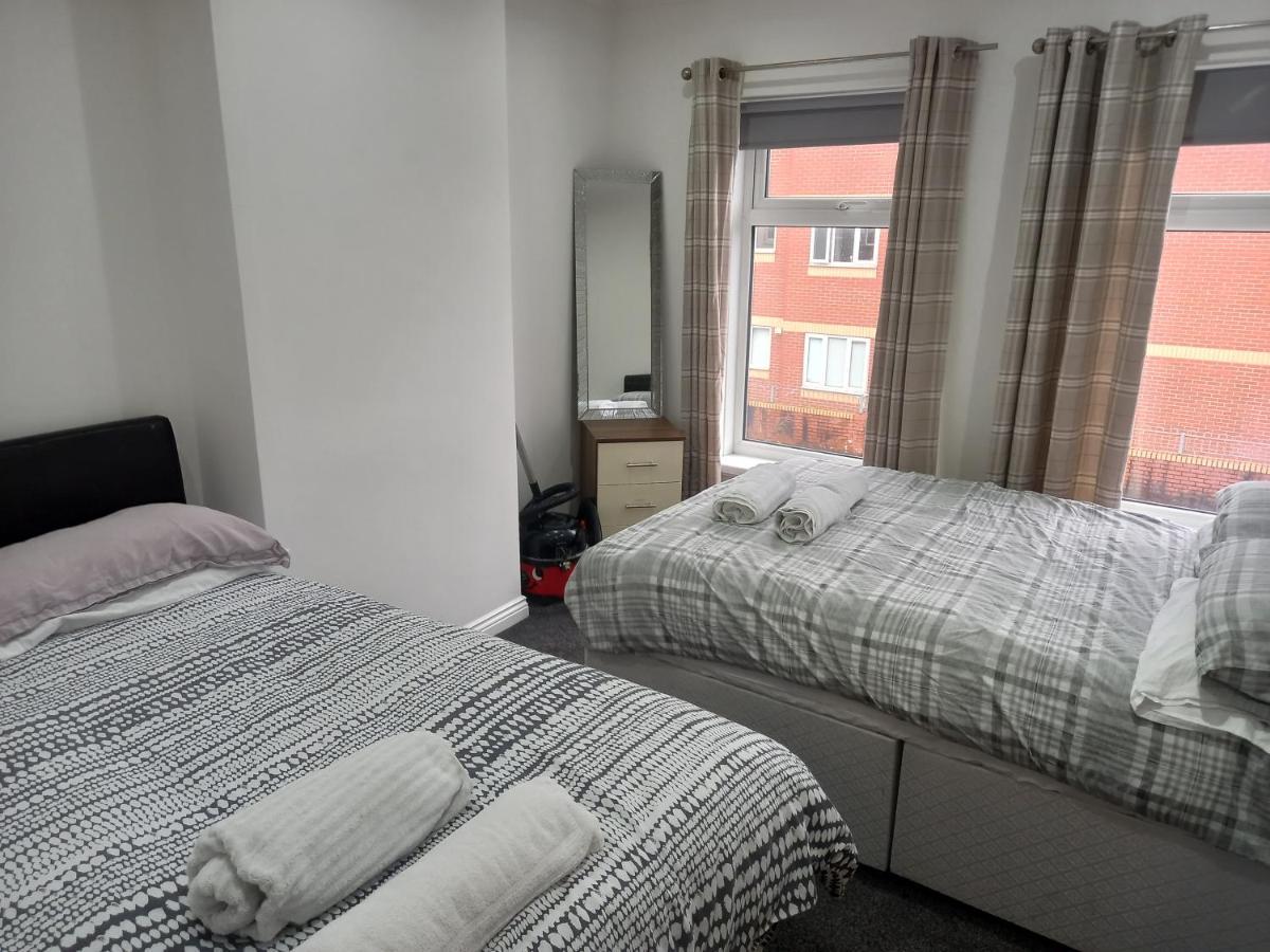 Apartment With Roof Terrace Close To City Centre Cardiff Extérieur photo