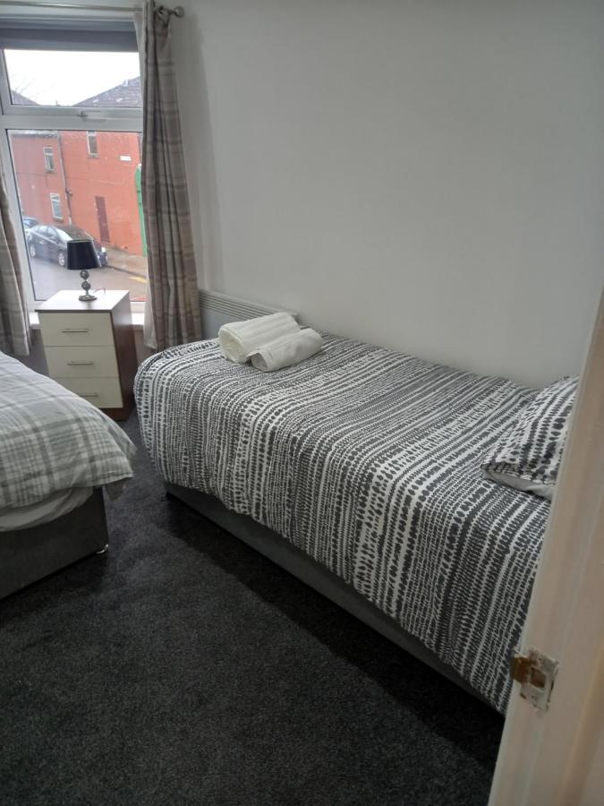 Apartment With Roof Terrace Close To City Centre Cardiff Extérieur photo