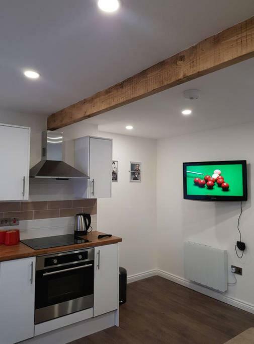 Apartment With Roof Terrace Close To City Centre Cardiff Extérieur photo