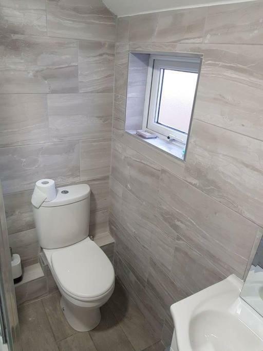 Apartment With Roof Terrace Close To City Centre Cardiff Extérieur photo