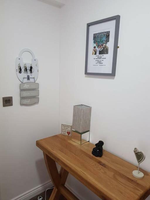 Apartment With Roof Terrace Close To City Centre Cardiff Extérieur photo
