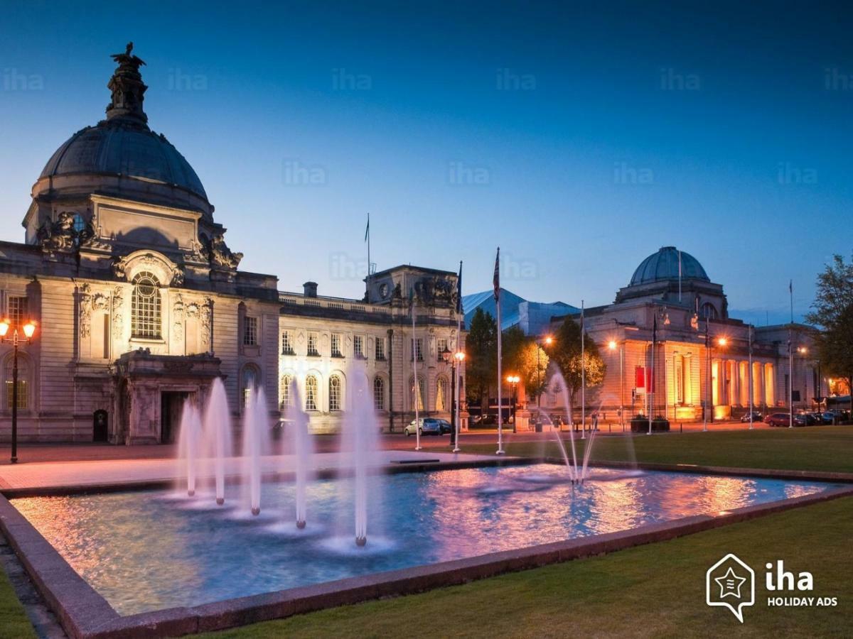 Apartment With Roof Terrace Close To City Centre Cardiff Extérieur photo