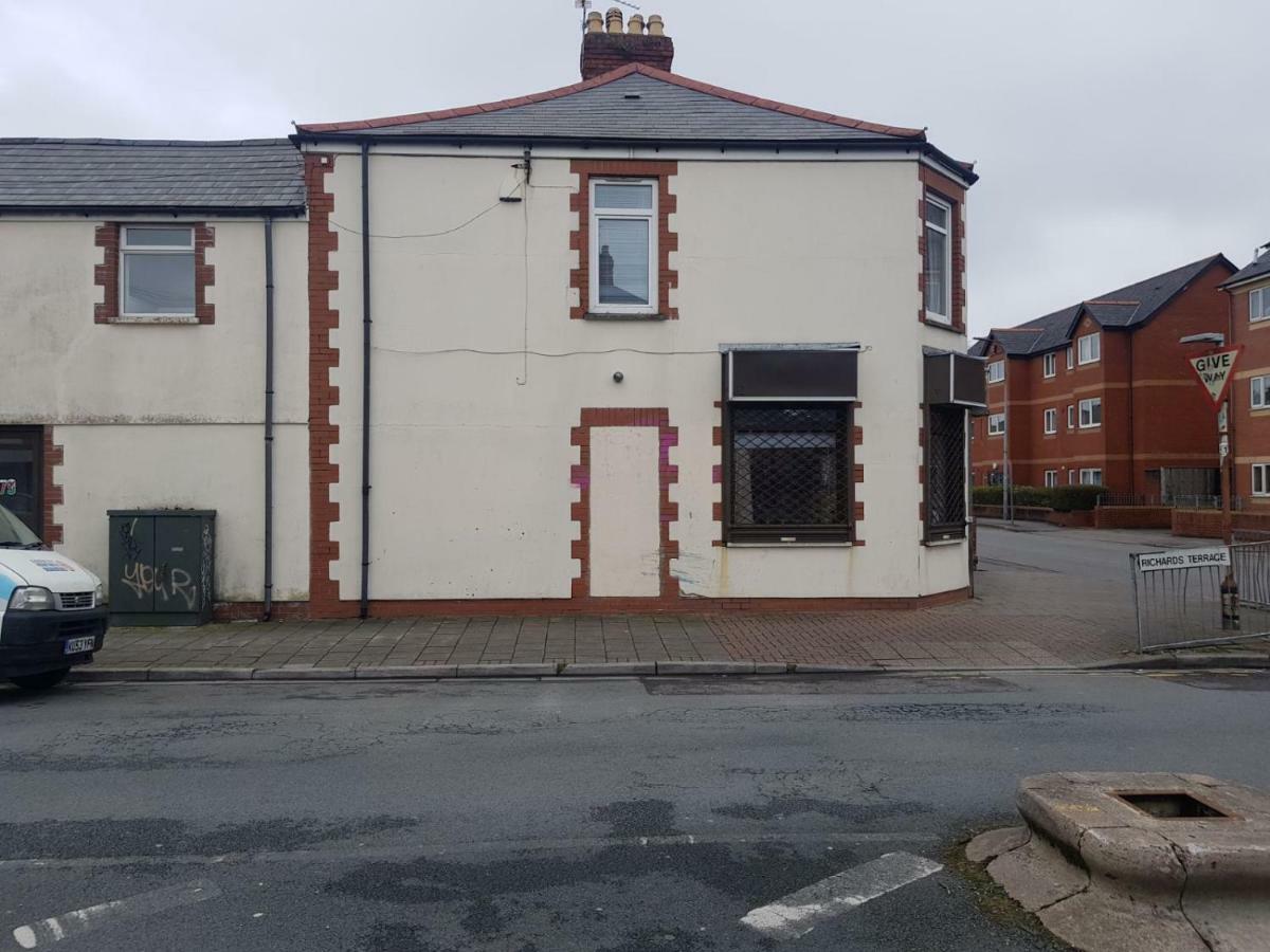 Apartment With Roof Terrace Close To City Centre Cardiff Extérieur photo