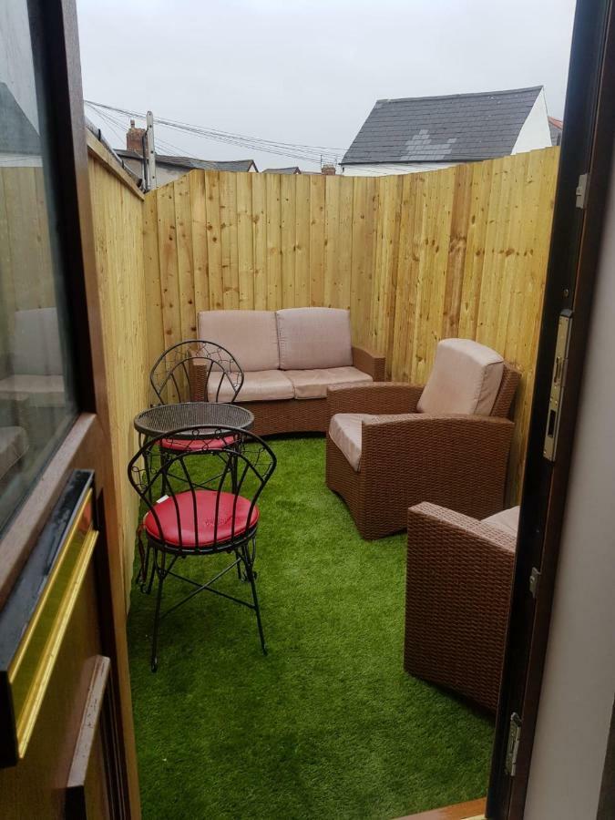 Apartment With Roof Terrace Close To City Centre Cardiff Extérieur photo